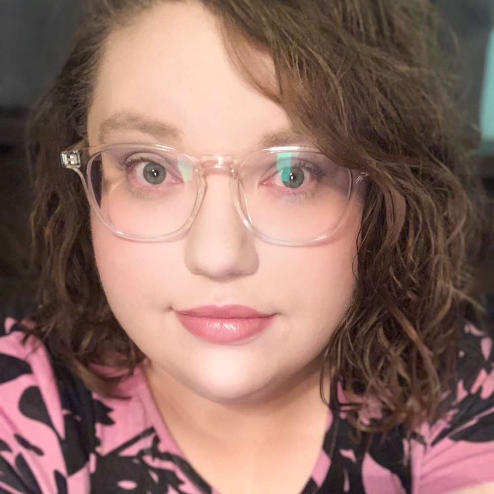 Meet your Posher, Crystal